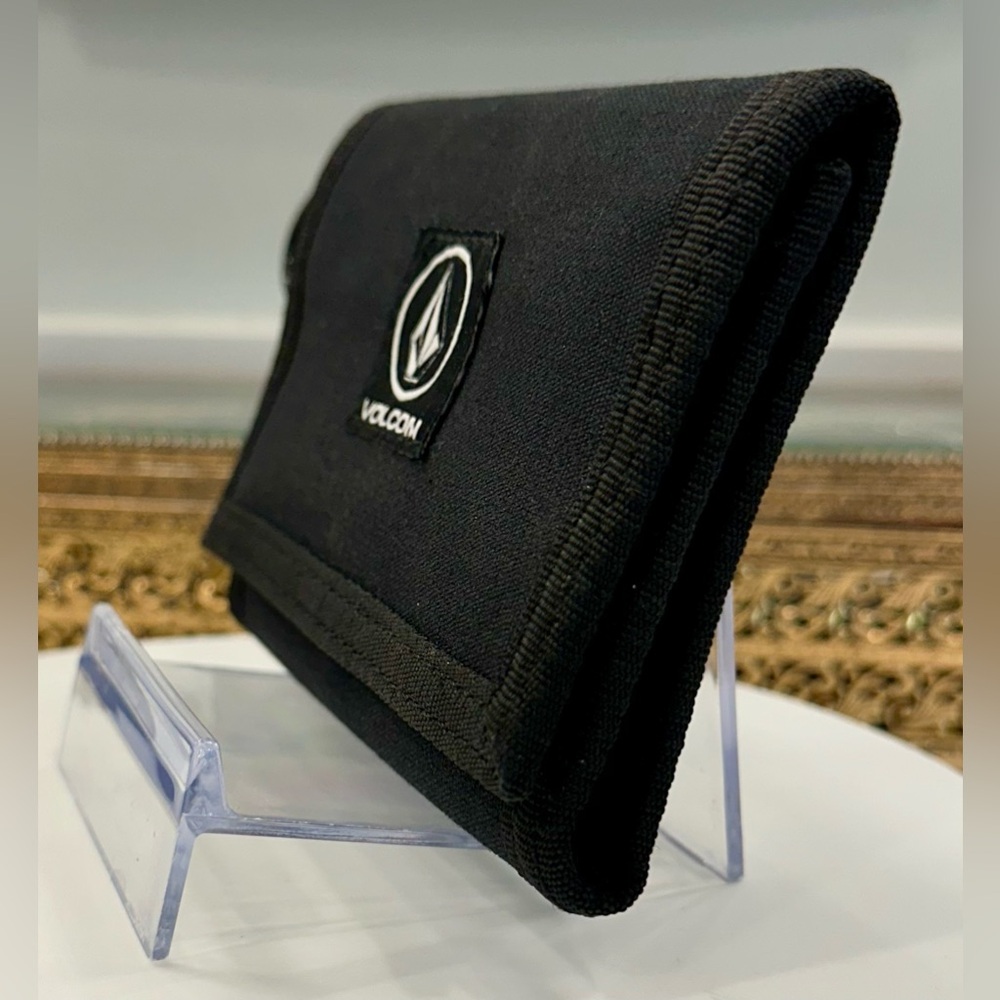 Volcom - Black-OnBlack Tri-Fold Canvas Velcro-Close Wallet w/ Ring - EUC - Picture 3 of 17
